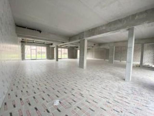Nieuwbouw handelspanden 92 m² 331 m² in centrum Lokeren