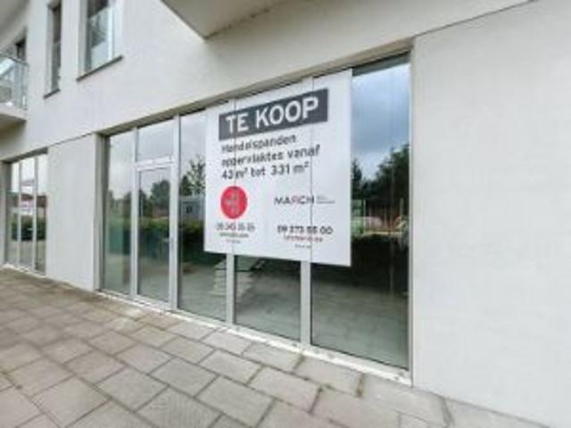 Nieuwbouw handelspanden 92 m² 331 m² in centrum Lokeren