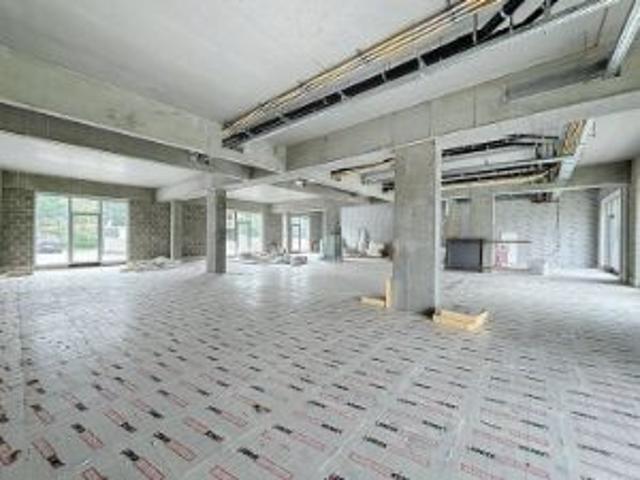 Nieuwbouw handelspanden 92 m² 331 m² in centrum Lokeren