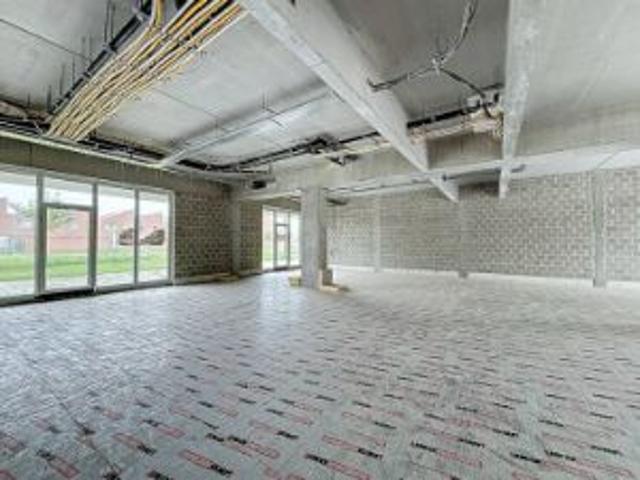 Nieuwbouw handelspanden 92 m² 331 m² in centrum Lokeren