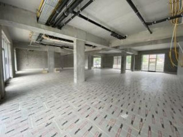 Nieuwbouw handelspanden 92 m² 331 m² in centrum Lokeren