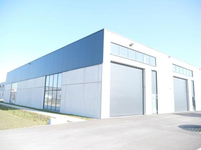 Nieuwbouw loods + 2 p. ca.170m2 onmiddellijk beschikbaar