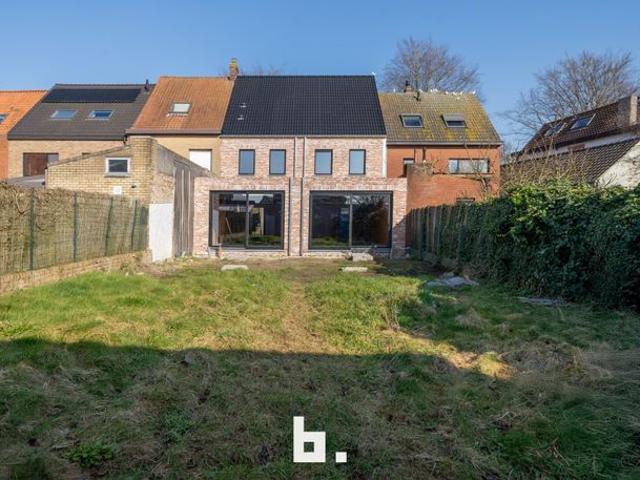 Nieuwbouw woning met 3 slaapkamers en zonnige tuin