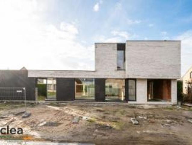 Nieuwbouw villa in een rustige wijk