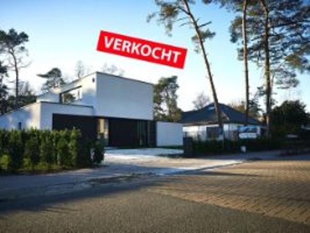 Nieuwbouw villa in moderne stijl te Schoten