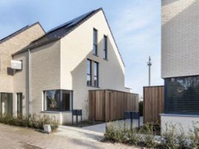 Nieuwe energieneutrale half vrijstaande woning