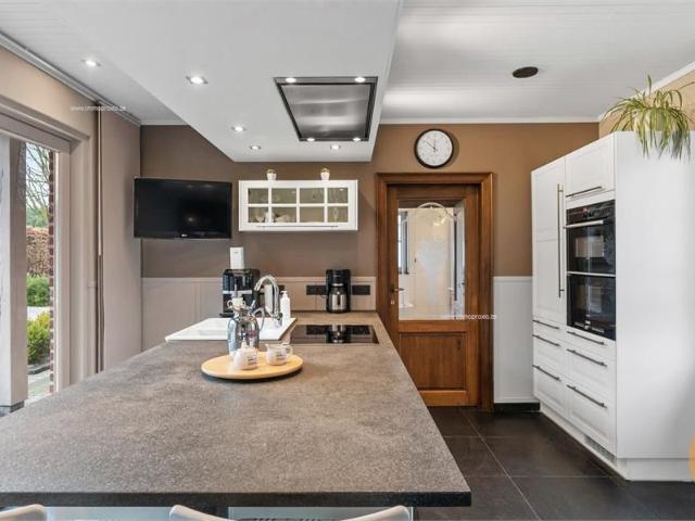 NIEUWERKERKEN Charmante, instapklare woning met 3 slaapkamers