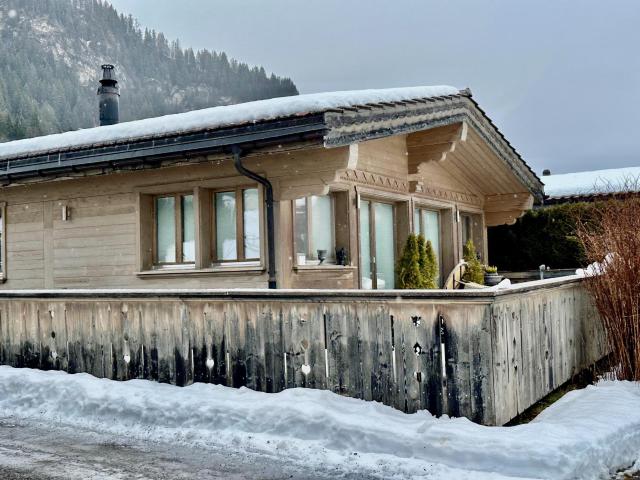 Niedliches 2 BR Luxus Chalet mit zweiter Residenz in Gsteig