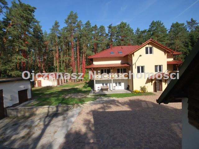 Nieruchomość 680 m² z potencjałem i dużym placem