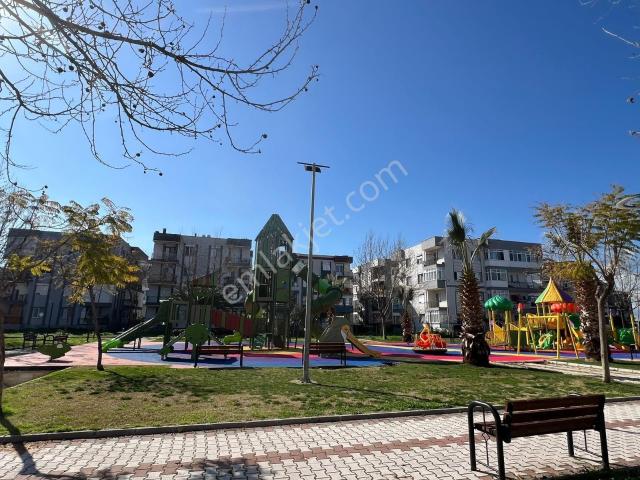 Nihal Bele'den Seyrek'te, Bakırçay Ü'ne Komşu 2+1