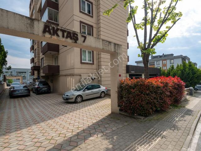 Nilüfer Ataevler'de 4+1, 175m² Ara Kat Lüks Daire