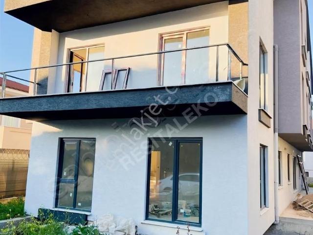 Nilüfer Demirci Satılık Tripleks Villa