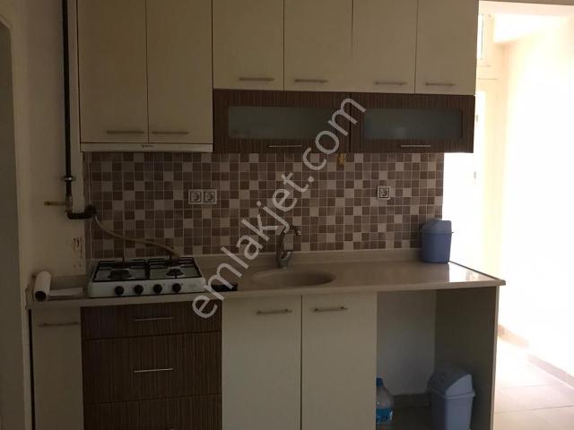 Nil Emlak Gyd Den Yenibağlarda Arakat Balkonlu 50m2 1+1