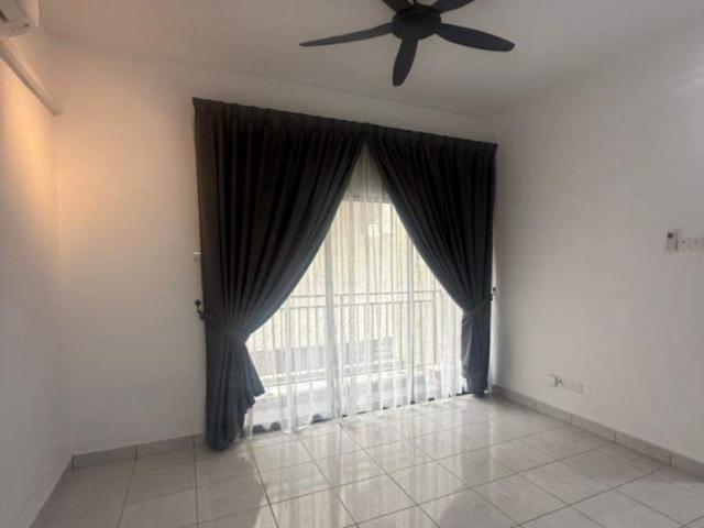 Nilai Youth City 2rooms 2bathrooms Partially Furnished Ready Move In