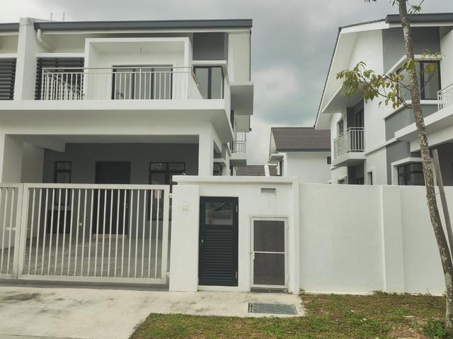 Nilai beside Pajam tol 2 storey semiD easy access LEKAS highway