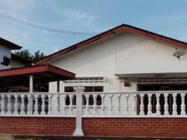 Nilai Bungalow 5 Rooms 3 Toilets