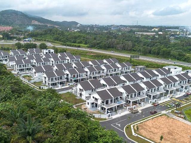 Nilai Garden Hills Residences Semi D freehold fully furnish for sale