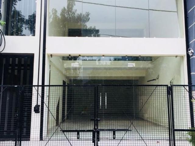 Nipania, Indore East Commercial Showroom 1000 Sq. Ft. in Nipania Indore Listing ID: #10175