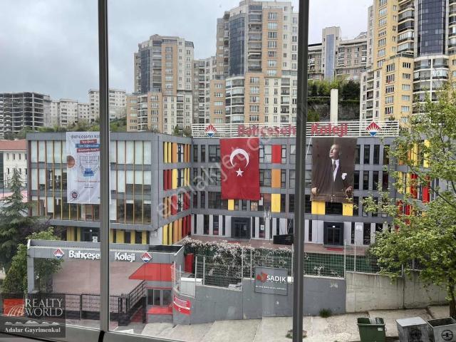 Nish Adalar Sitesine Komşu Marmaroom'da Satılık Boş 1+1