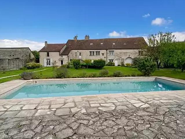 Nitry 89310 Achat / Vente maison 9 pièces t9 piscine jardin