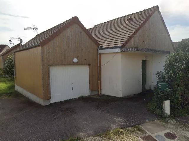Nitry proche accès A6 Maison T3 avec jardin et garage