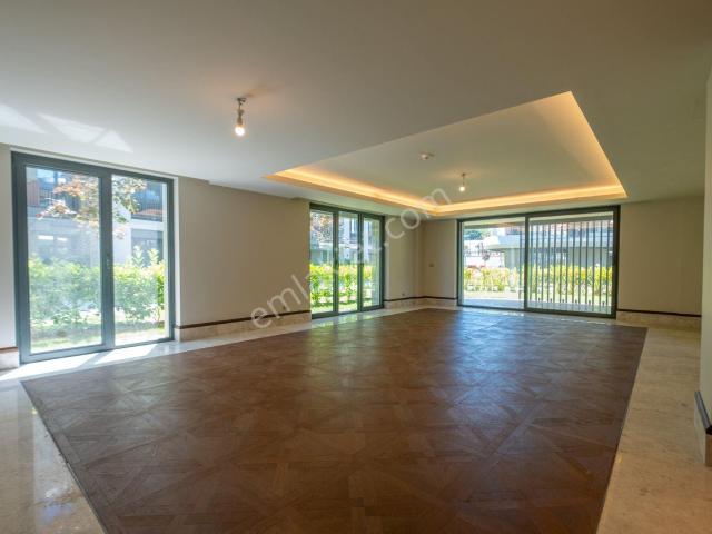 Nivak Florya'da Satılık 4.5+1 Lüks Daire, 325m², Özel Bahçeli