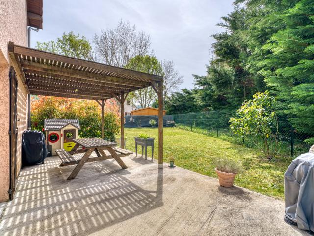 Nivolas Vermelle: belle maison familiale de 100m2, au calme