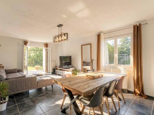 Nivolas Vermelle: belle maison familiale de 100m2, au calme