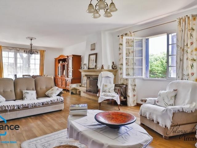 Nizas – Maison 5 pièces, 193 m² + T2 indépendant, sous sol complet & terrain piscinable