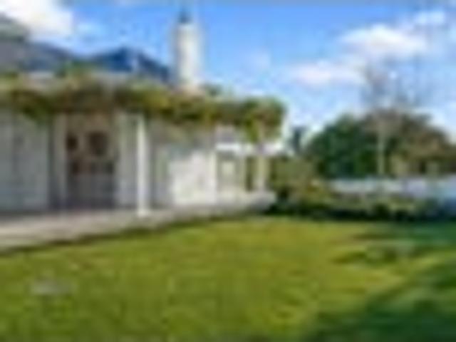 No.1 On Almond Grove