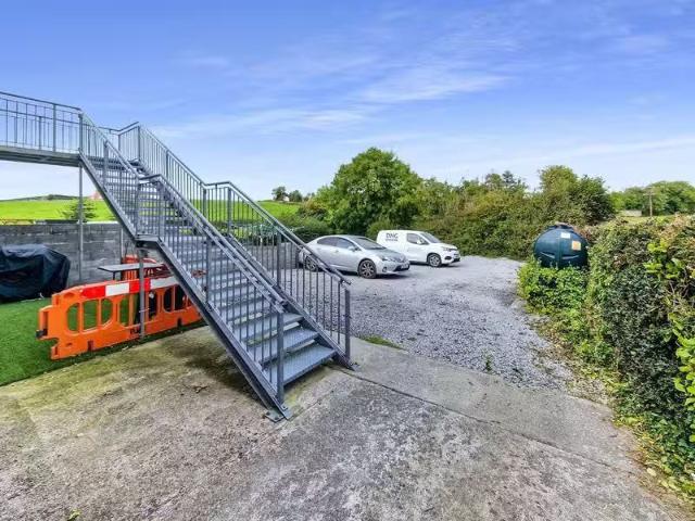 No. 1, 2 & 3 Powers Apartments, Kilrush Road, Kildysart, Co. C.
