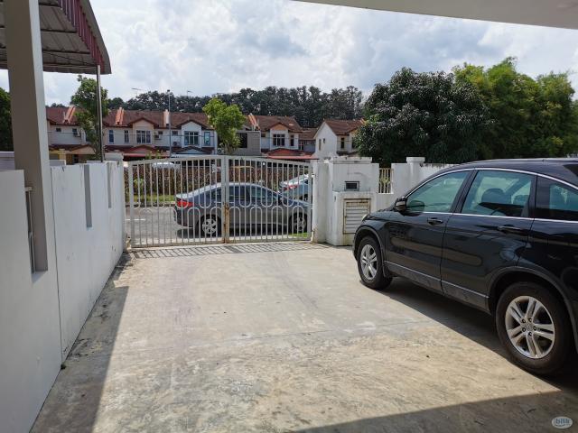NO AGENT FEE: Middle Room 8 AVENUE @ Bukit Indah: Gated & Guarded: Fully Furnish with Shared Toilet, Johor Bahru