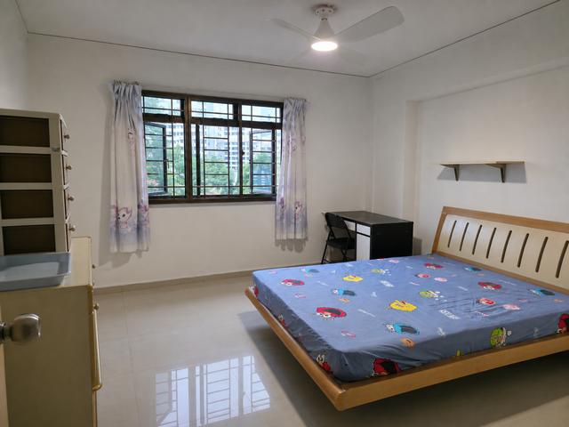 No Agent Fee Spacious Common Room Woodlands South MRT
