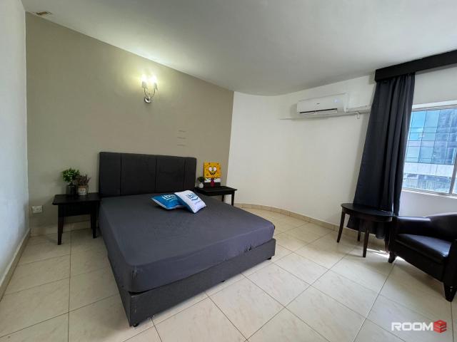❌No agent fee Walking to ciq only 6 8min Master bedroom ❌无需中介费 非常靠近关卡舒适干净美美的房间