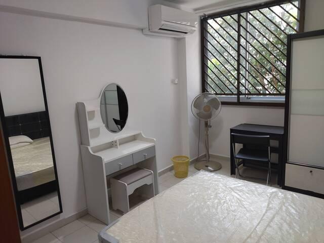 No Agent fees. Fully furnished room near Airport and MRT station