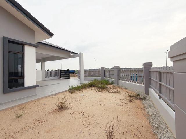 No Booking Fee FULL Loan Freehold Single Storey 22x70sqft Jasin Mydin