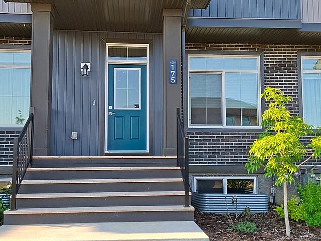 No Condo Fees And Perfect Location Westend Townhome