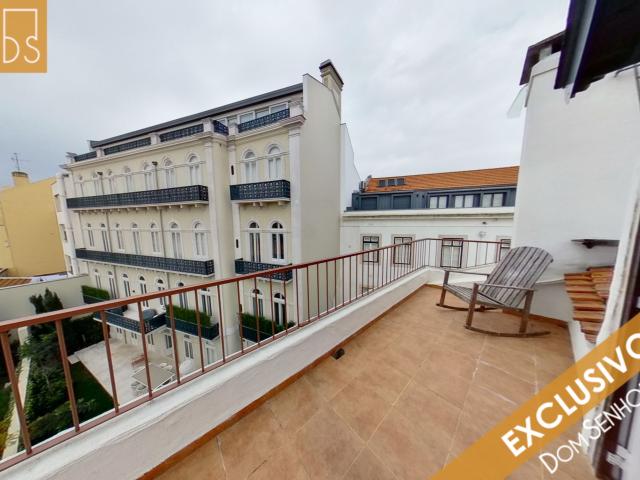 No Coração do Principe Real T4 + 1 Duplex Mansarda Terraço com Linda Vista de Lisboa e Tejo