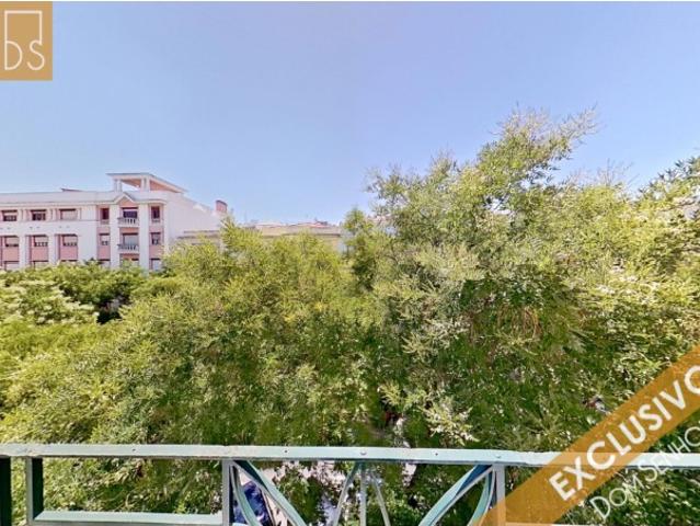 No Coração de Lisboa: Espaçoso T4+1 para Arrendar no Prestigiado Bairro Azul Próximo ao El Corte Inglês