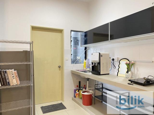 No depo female unitthe hamilton| master lrt link bridge | fully furnished ac room | own toilet ‼️
