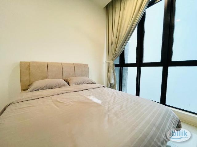 No MRT. Condo, Aircon, Drive Car to Work, Room at Equine Park, Bandar Putra Permai