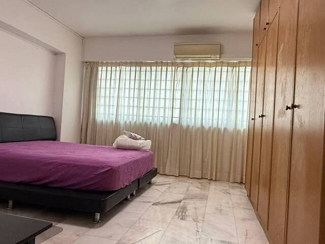 No owner staying! Master room at 358 hougang avenue 5 for rent! Aircon wifi!