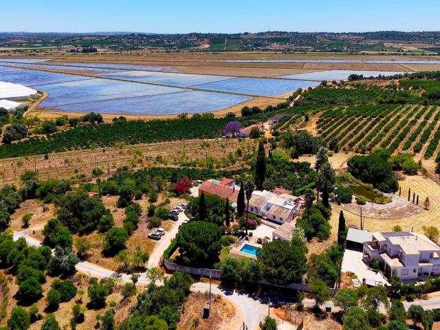 No Sítio da Vala, em Silves, a Casa Alfazema é uma moradia d. 143m² Silves