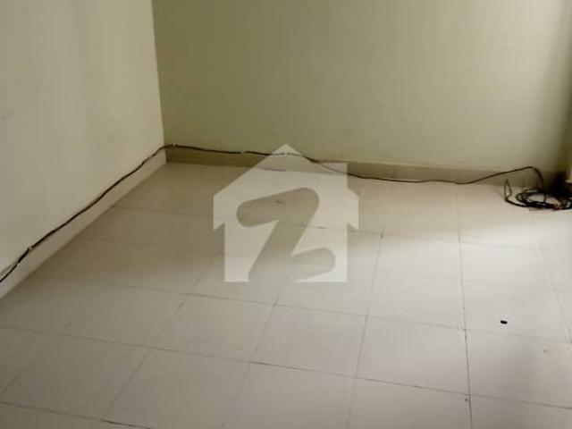 Noman grand city block 17 gulistan e johar 3 bed dd flat with attached bath
