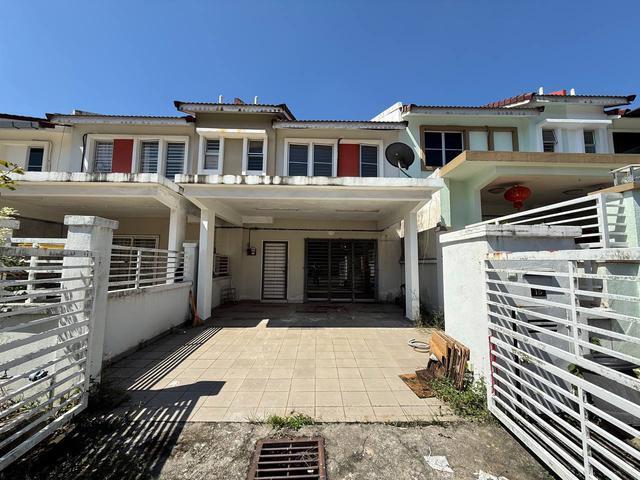 NON BUMI2 Storey Landed House Taman Dato Demang Seri Kembangan