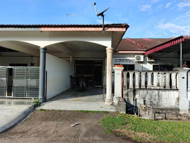NON BUMi JALAN MACHAP JAYA SIMPANG RENGGAM JOHOR