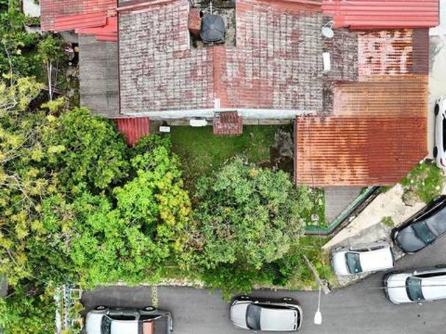 NON BUMI LOT CORNER LOT Double Storey Taman Ampang Indah