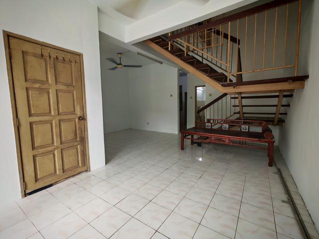 Non Bumi Lot Double Storey Lestari Putra 7 LEP Seri Kembangan