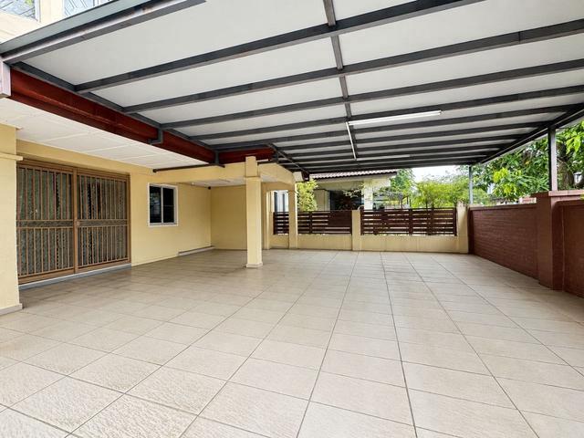 NON BUMI LOT END LOT Seksyen 8 Double Storey Shah Alam SEK8