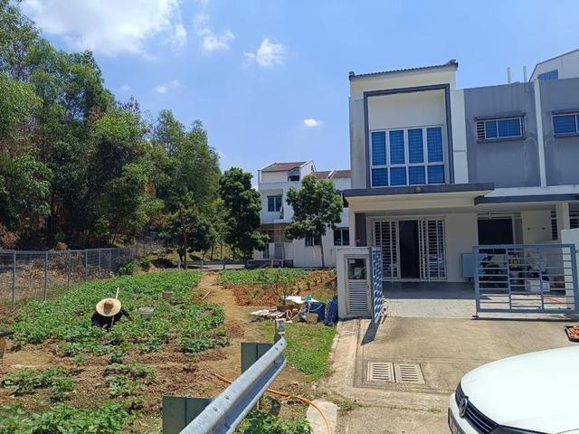 Non Bumi Lot Freehold 22x70 End Lot Double Storey Kajang 2